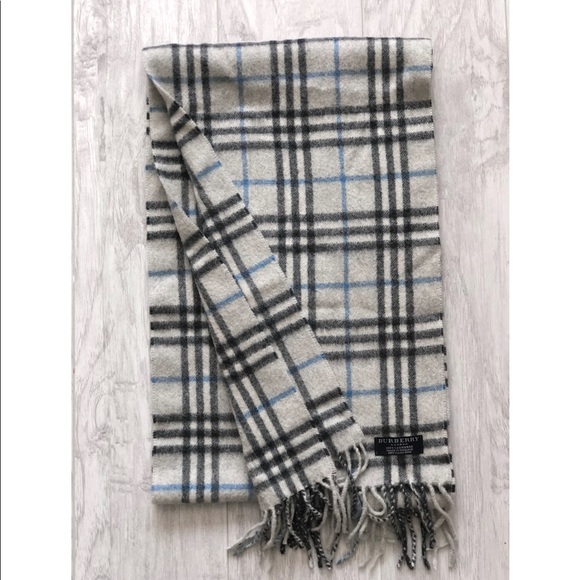 Burberry London Cashmere Scarf - Picture 2 of 5
